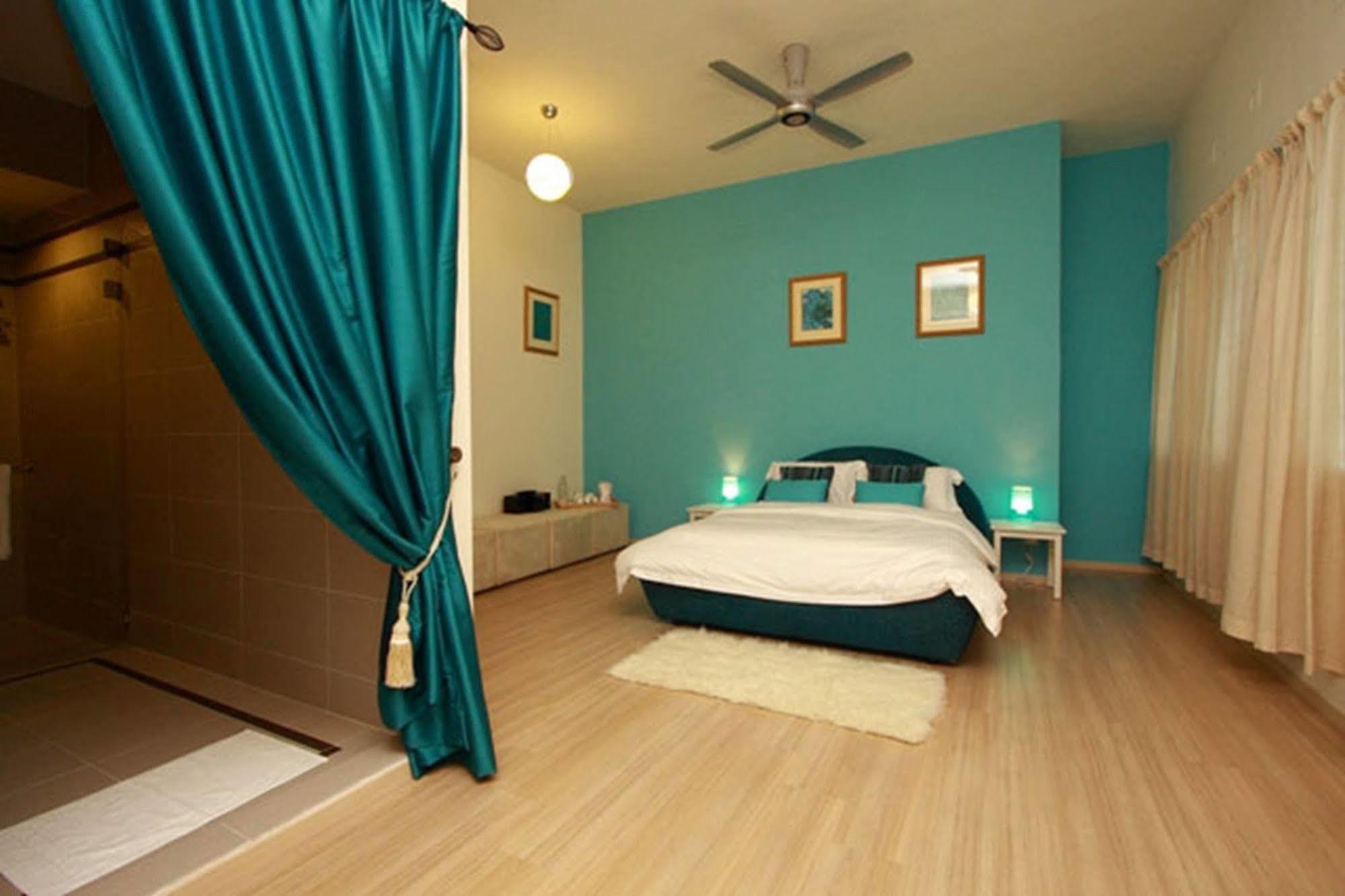 Chymes Hotel Tanjung Bungah  Zewnętrze zdjęcie
